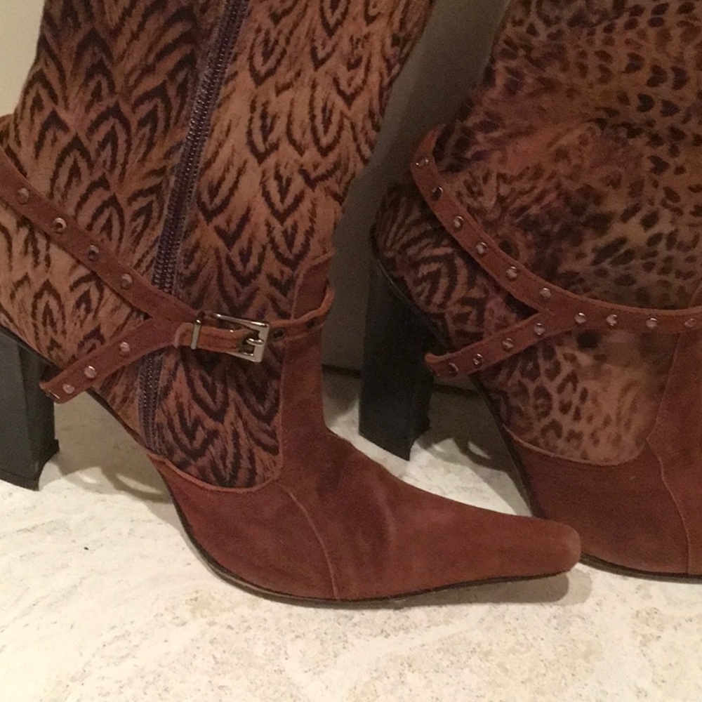 Boots - Picture 2 of 5